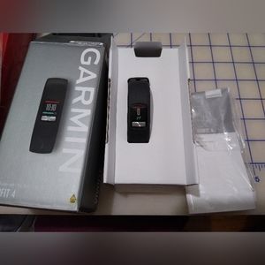 Garmin Vivofit 4